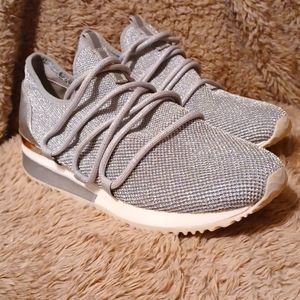 J/SLIDES Urban Sport Knit Sneakers. 8